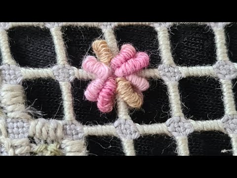 Видео: Стежок рококо на сетке хардангера (bullion knot center)