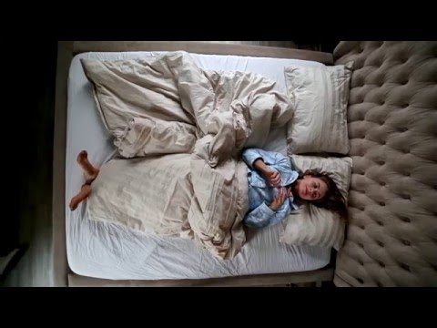 Видео: Доброе утро! Утренняя зарядка в кровати !