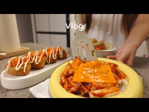 Видео: Осенняя корейская еда | жареные рисовые шарики из тофу с лососем Булдак, кимчи из сладкого редиса