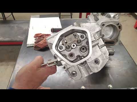 Видео: Головка блока цилиндров в сборе