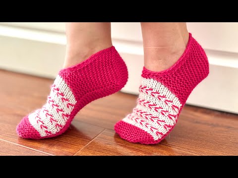 Видео: СЛЕДКИ спицами БЕЗ ШВА! Мастер класс для начинающих KNITTING SLIPPERS