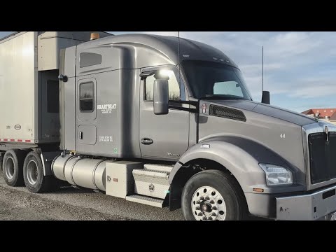 Видео: 141. На чем работаю. Kenworth T880, Tycrop Walking floor. Alberta, Canada 2023