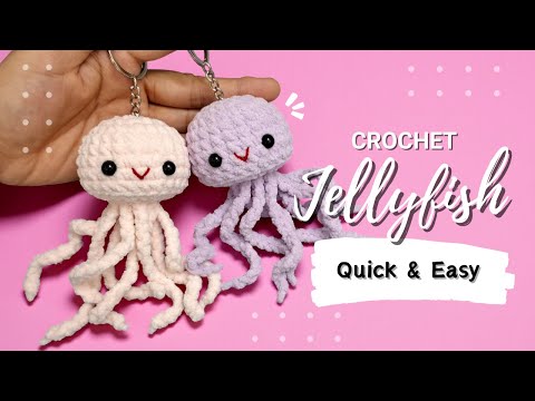 Видео: Субтитры 💕 Как связать крючком медузу 💕 Милый и простой брелок амигуруми