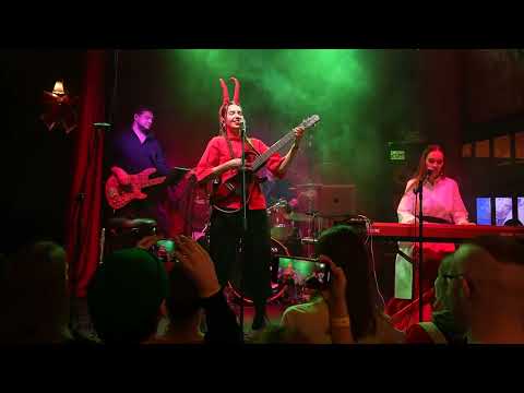 Видео: Ягода - Русалочки // Live 16 Тонн Арбат 21.01.24