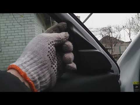 Видео: Разбераем водительскую дверь,вынимаем стекло и снимаем зеркало зад.вида  Volvo C30 2009г.в