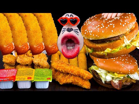 Видео: Mukbang пир McDonald's 🍔🍟 | REALMOUTH ASMR Еда