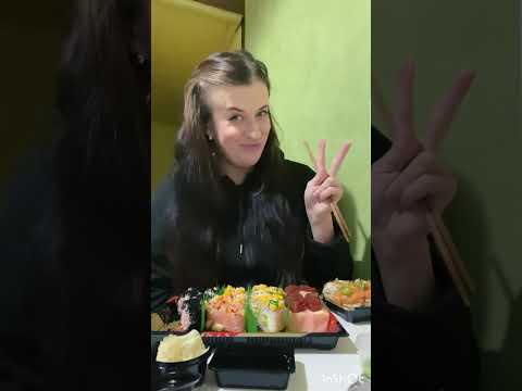 Видео: МУКБАНГ ОБЗОР РОЛЛОВ ОТ ИДЫ ГАЛИЧ#asmr #mukbang #мукбангазербайджан #food #eating 