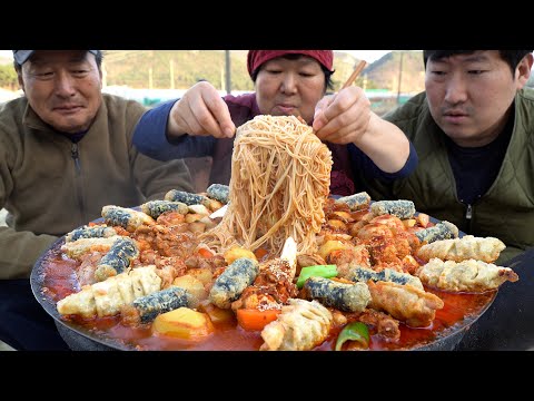 Видео: Тушеный острый цыпленок с жареной пищей, лапша - шоу еды Mukbang.