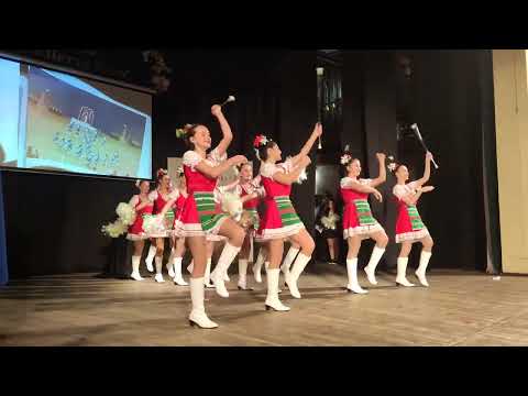 Видео: Мажоретна композиция "Една българска роза"
