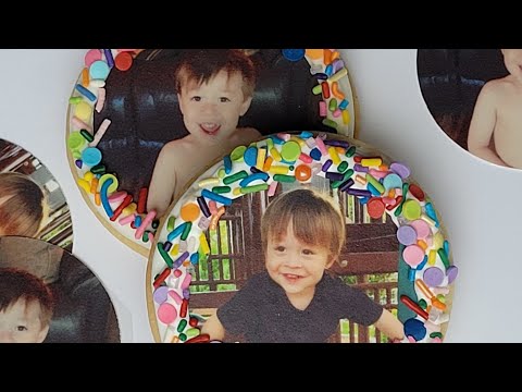 Видео: Как нанести съедобные изображения на печенье с королевской глазурью и рулетом из сливочного крема...