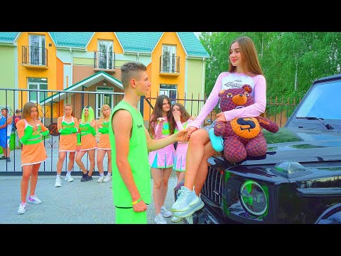 Видео: Гимназистки VS мажоретки в училището на Даяна! Ново предизвикателство