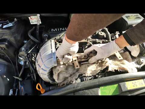 Видео: Часть 2 — снятие топливной форсунки Mini Cooper S R53