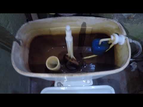 Видео: Унитаз-компакт советских времён, первая модификация.