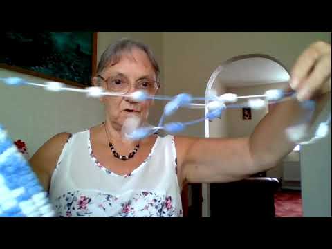 Видео: Как соединить новый клубок пряжи для помпонов: советы по вязанию от Шейлы