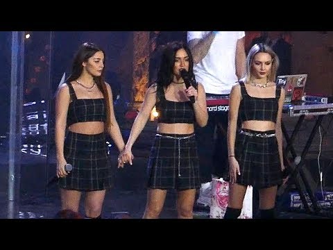 Видео: SEREBRO  - Я тебя не отдам - live - Партийная зона   24 12 2017 Муз ТВ ТРК Вегас