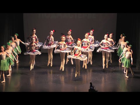Видео: Отрывок из балета "Арлекинада"