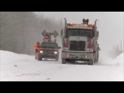 Видео: Водители в Канаде: ледяной ад каждый день