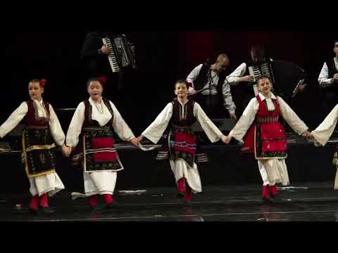 Видео: Фолклорен Ансамбл Седенка - Битолски игри / Folkloren Ansambl Sedenka - Bitolski igri