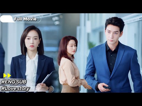 Видео: Хитрая девушка при всех притворилась милой, но босс оттолкнул её ради Золушки! 💥