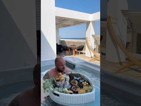 Видео: заказала завтрак на воде, реакция мужа после того, как узнал его цену😂