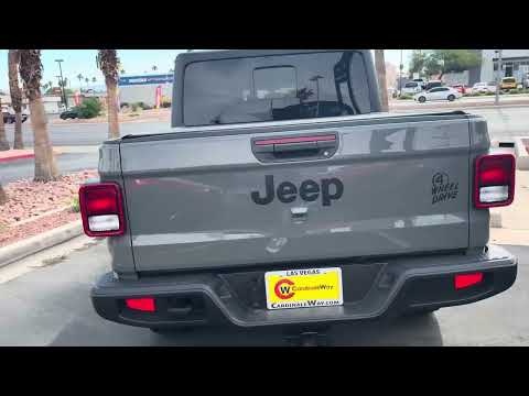 Видео: Выбираю новую машину в Америке / Jeep Gladiator или Мазда сх70? / небольшой обзор Jeep Gladiator