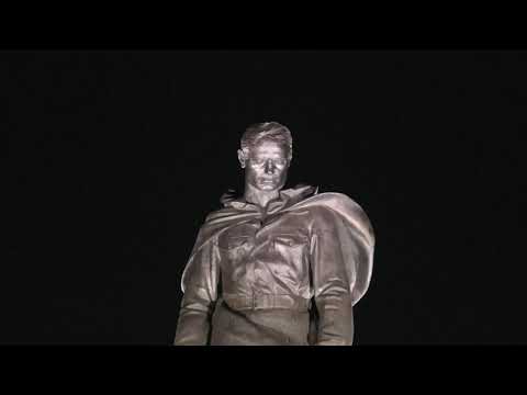 Видео: Ночной Ржевский Мемориал Советскому солдату.