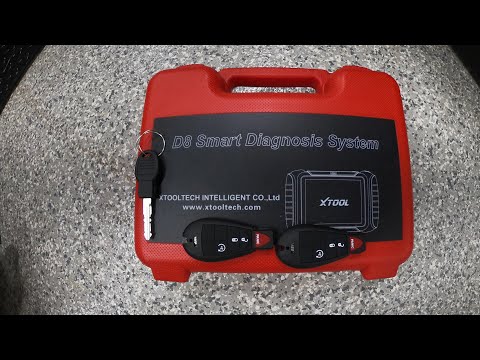 Видео: Hemi 1500 trx4, сборка 2009 года, часть 58. Программирование брелока с помощью XTOOL D8.