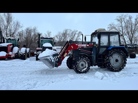 Видео: РАСЧИСТКА СНЕГА НА ТРАКТОРЕ МТЗ-82.1