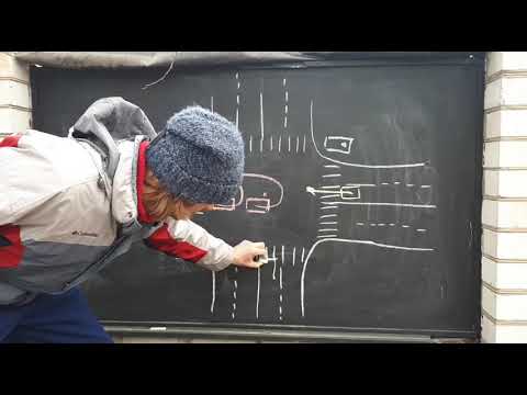 Видео: Рисуем на школьной доске. Как правильно разворачиваться на перекрестках