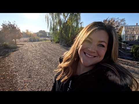 Видео: Посадка 1500 луковиц на отмели пруда с Лорой и организация амбара с Аароном! 🌷🚜🙌