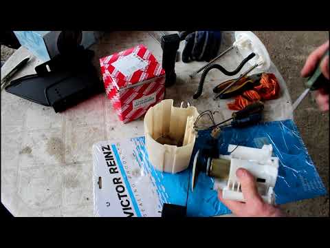Видео: Замена топливного фильтра в бензобаке Toyota Harrier Тойота Харриер 2004 года