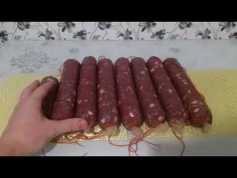 Видео: Чесночная колбаса из мяса дикого кабана (секача)