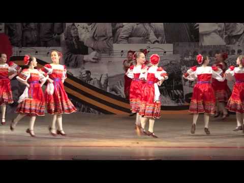 Видео: При лужке