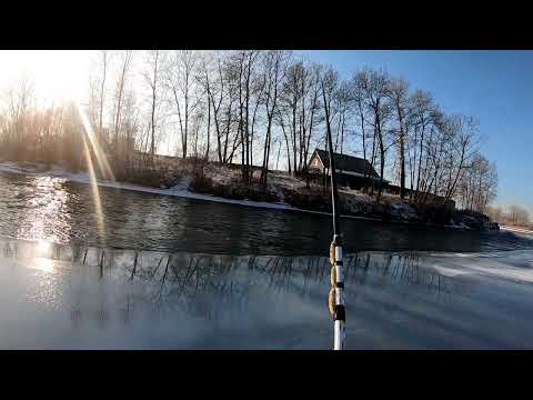 Видео: Река встаёт-хариус по заберегам.