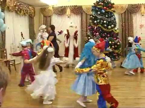 Видео: Новогодний парный танец "Елочки" (подготовительная группа) детский сад 15 "светлячок"