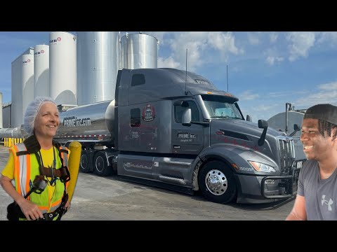 Видео: День из жизни водителя автоцистерны Prime Inc.: от пустого бака до полной выдачи