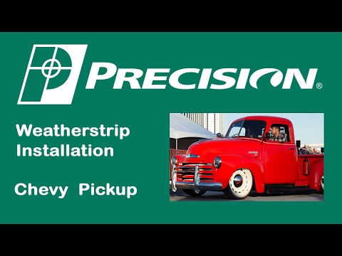 Видео: Установка уплотнителя поясной линии грузовика Chevrolet 1947–1950 гг.