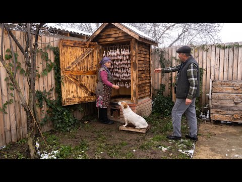Видео: Горячего копчения куриные ножки — деревенский аромат на дровах 🔥🍗