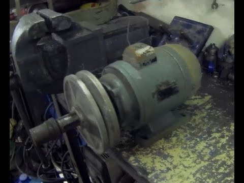 Видео: Сверлильный станок 2а112 /разбор вариатора /сломался вал на двигателе