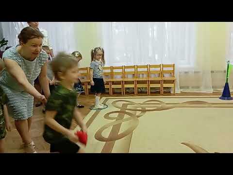 Видео: 23 февраля в группе "Зайчата"