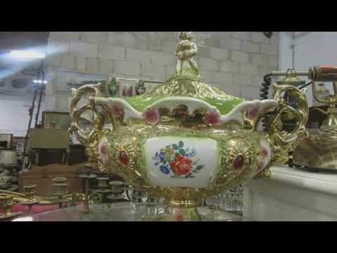 Видео: Антикварный магазин в Таллинне. Много красивых вещей.