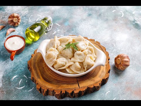 Видео: Запеченные ПЕЛЬМЕНИ В ГОРШОЧКЕ с сыром и зеленью. Это в разы вкуснее, чем просто пельмени!