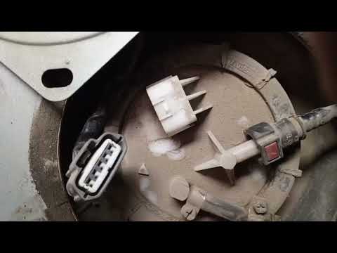 Видео: Установка бензонасоса ВАЗ 2110 в Nissan Primera P12