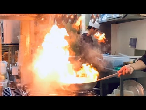 Видео: ИТАЛЬЯНСКАЯ ПАСТА: РЕПОРТАЖ ОБ ИТАЛЬЯНСКОЙ КУХНЕ С КУХНИ ИТАЛЬЯНСКОГО РЕСТОРАНА