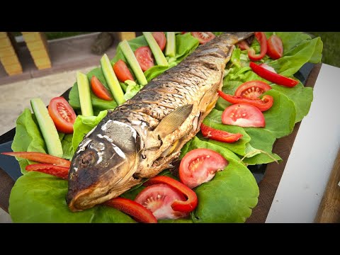 Видео: КАРП Запеченный в углях на Мангале. ENG SUB