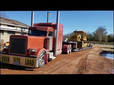 Видео: Eng. Sub. Дальнобой. США.  Перевожу 1974 года Катерпиллер D7F. My cargo is 1974 Catterpillar D7F