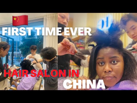 Видео: Чернокожая девушка делает прическу в Китае 🇨🇳 (социальный эксперимент пошел не так?😳😭🙊)