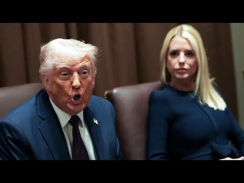 Видео: ВАУ: Сокрытие Трампом Эпштейна достигло нового шокирующего минимума