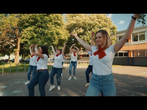 Видео: Видео-поздравление от родителей выпускников 12а класса 2021 года