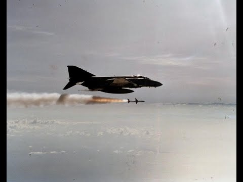 Видео: F-4S Phantom II [1977] vs МиГ-23МЛ [1976]